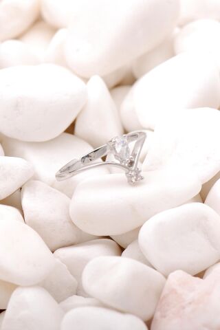 Su Damlası Rodyumlu Gümüş Tasarım İnce Yüzük 3487