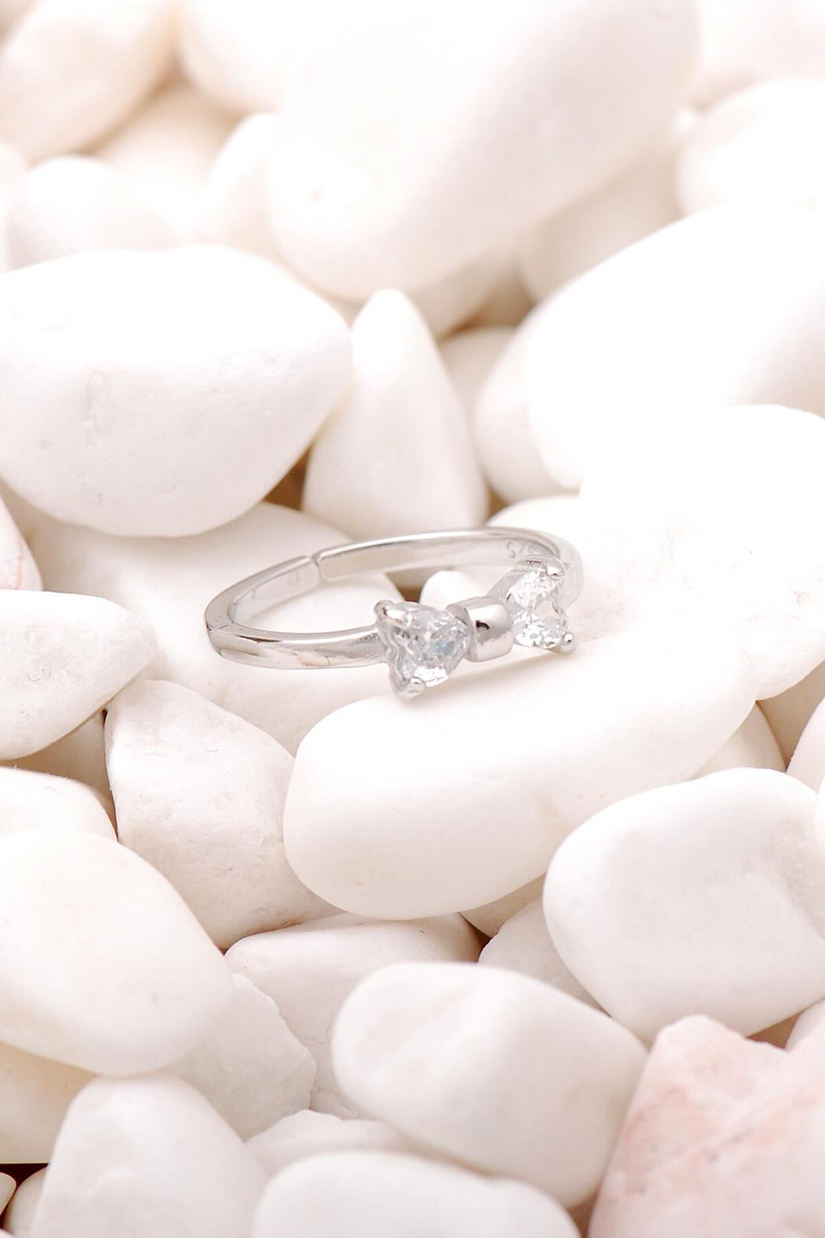 Fiyonk Rodyumlu Gümüş Tasarım İnce Yüzük 3490