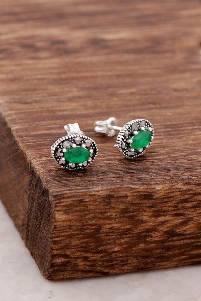 Kök Zümrüt Taşlı Gümüş Küpe 3842