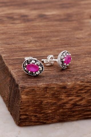 Kök Yakut Taşlı Gümüş Küpe 3843