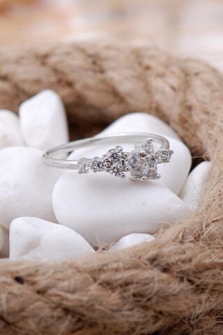 Lady Rodyumlu Gümüş Sıra Taşlı Yüzük 3494