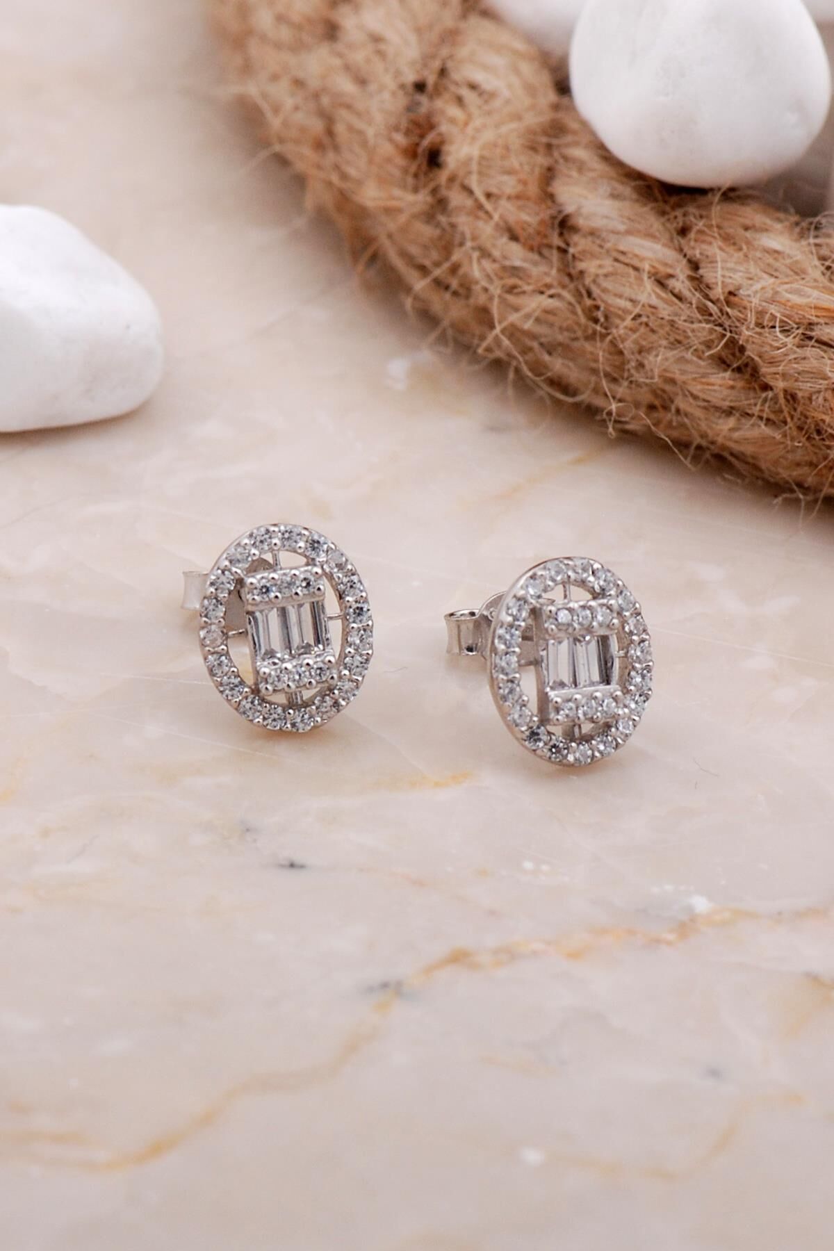 Baget Rodyumlu Gümüş Küpe 5811