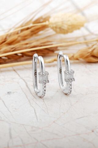 Baget Taşlı Oval Rodyumlu Gümüş Küpe 7257