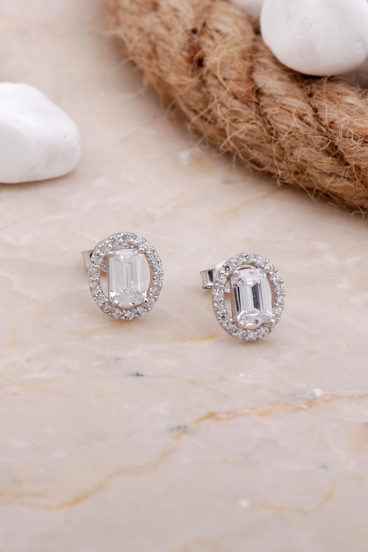 Baget Oval Rodyumlu Gümüş Küpe 5812