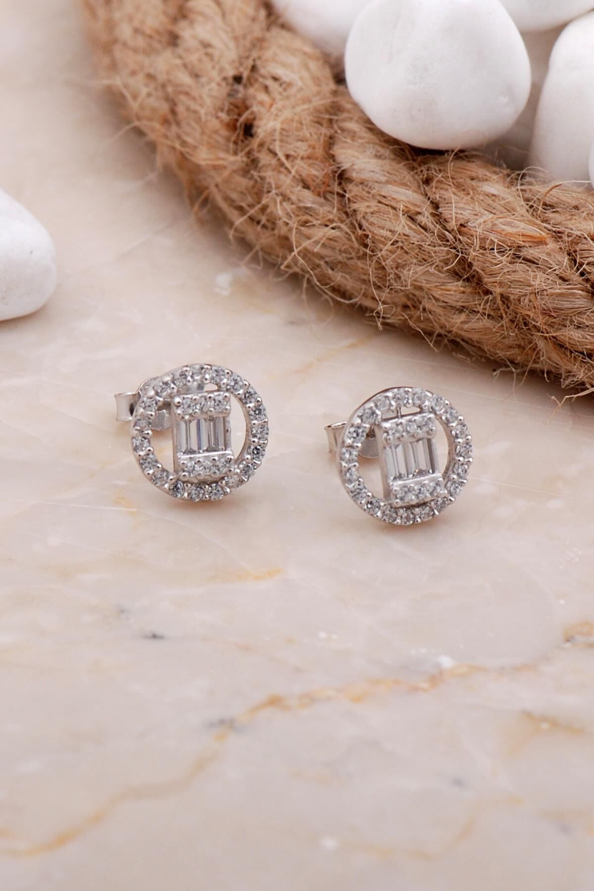 Baget Rodyumlu Gümüş Küpe 5816