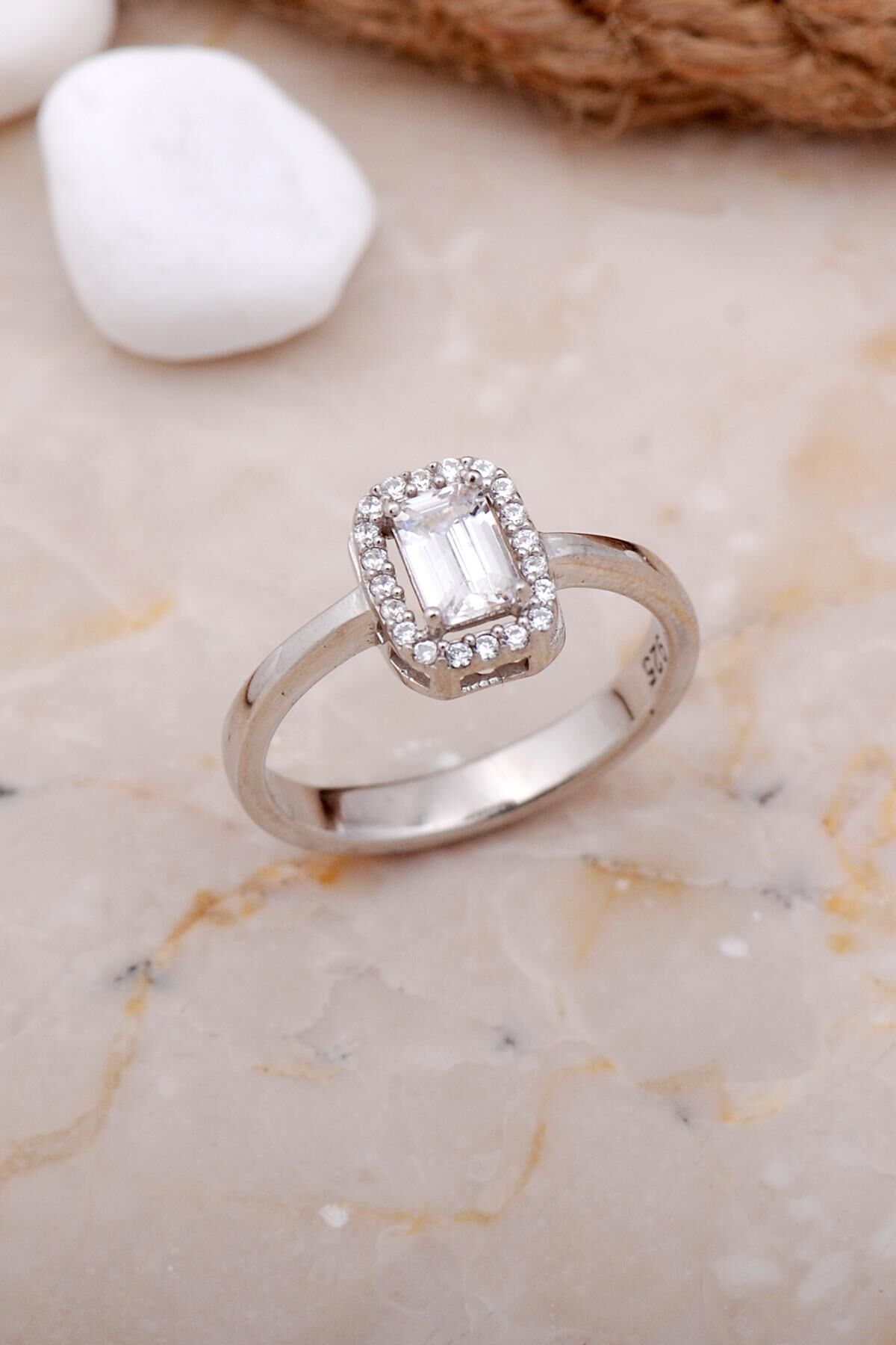 Baget Rodyumlu Gümüş Yüzük 3646