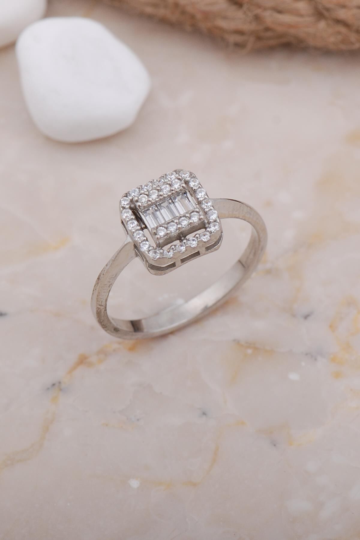 Baget Rodyumlu Gümüş Yüzük 3647