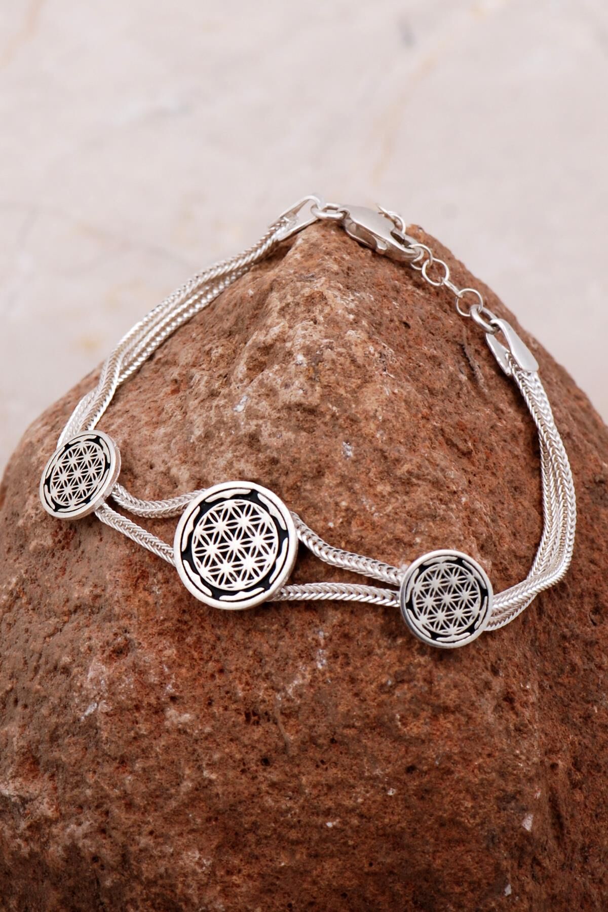 Yaşam Çiçeği Elişi Hasır Gümüş Bileklik 4292