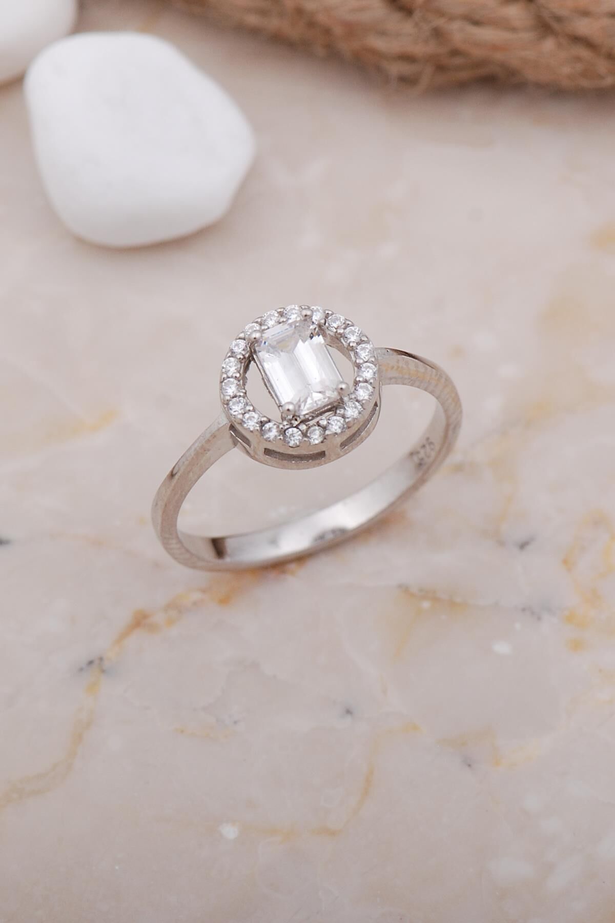 Baget Yuvarlak Rodyumlu Gümüş Yüzük 3648