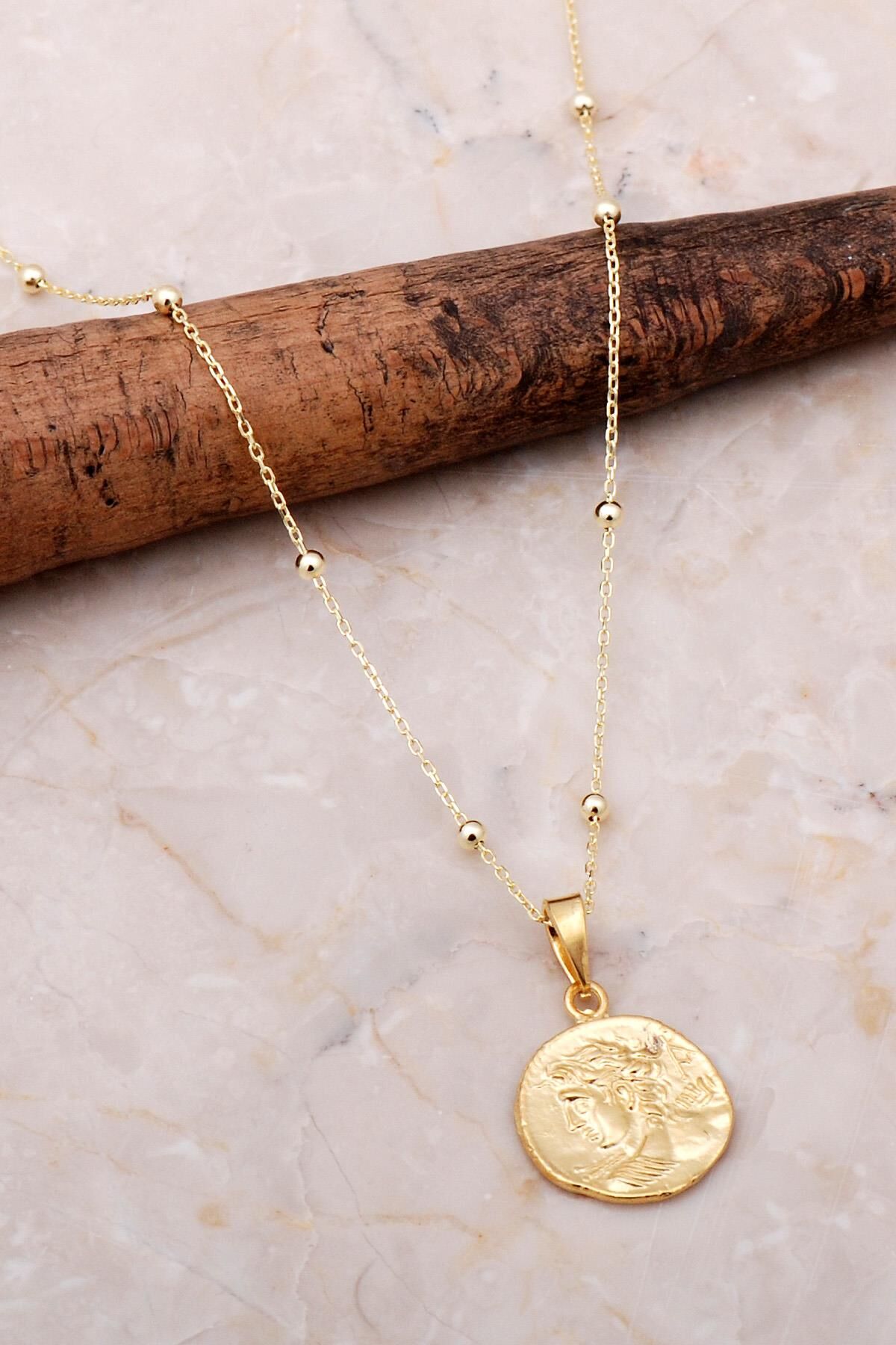 Altın Yaldızlı Gümüş Dorissa Madalyon Kolye 6917