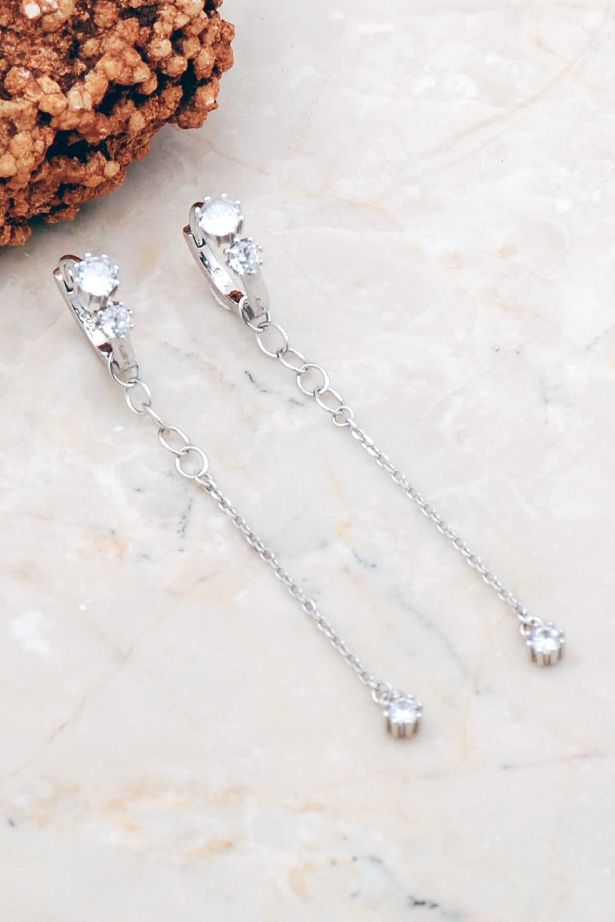 Trend Taşlı Rodyumlu Gümü Küpe 5295