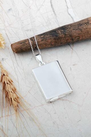 Dikdörtgen Tasarım İçi Açılabilen Gümüş Muskalık Kolye 8082