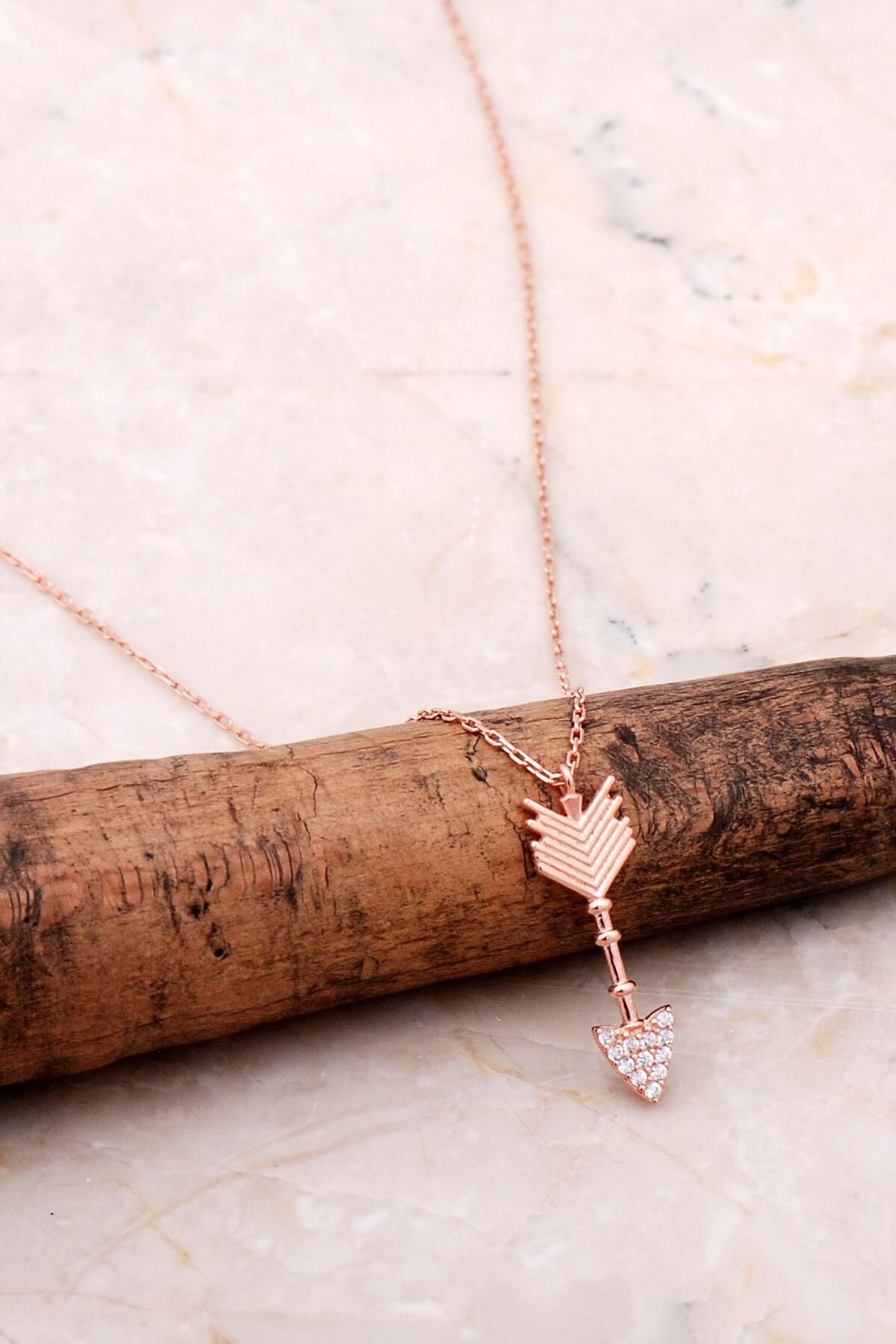 Rose Gümüş Ok Simgesi Tasarım Kolye 6922