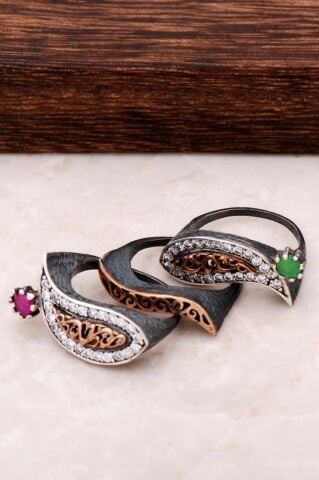 Kök Zümrüt ve Kök Yakut Taşlı Üç Parça Gümüş Yüzük 111