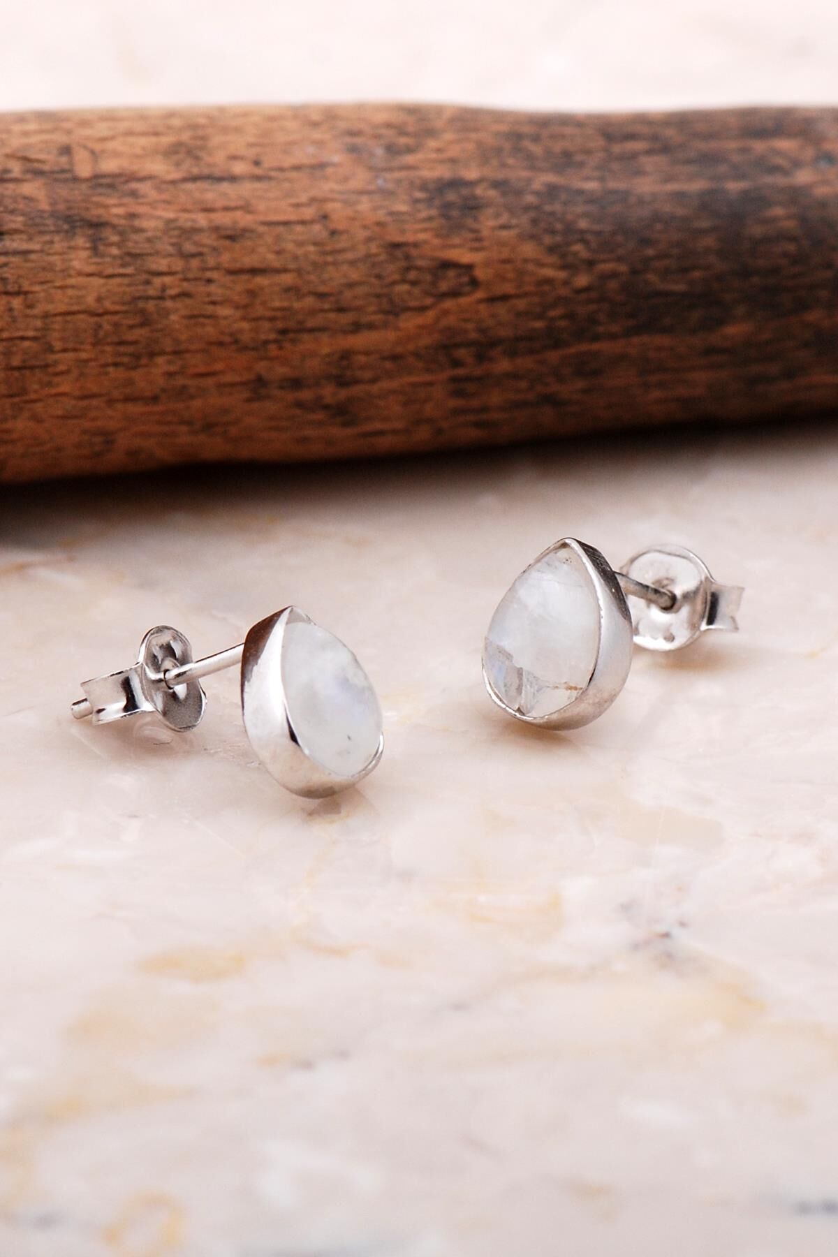 Doğal Ay Taşlı Damla Mini Rodyumlu Gümüş Küpe 5821