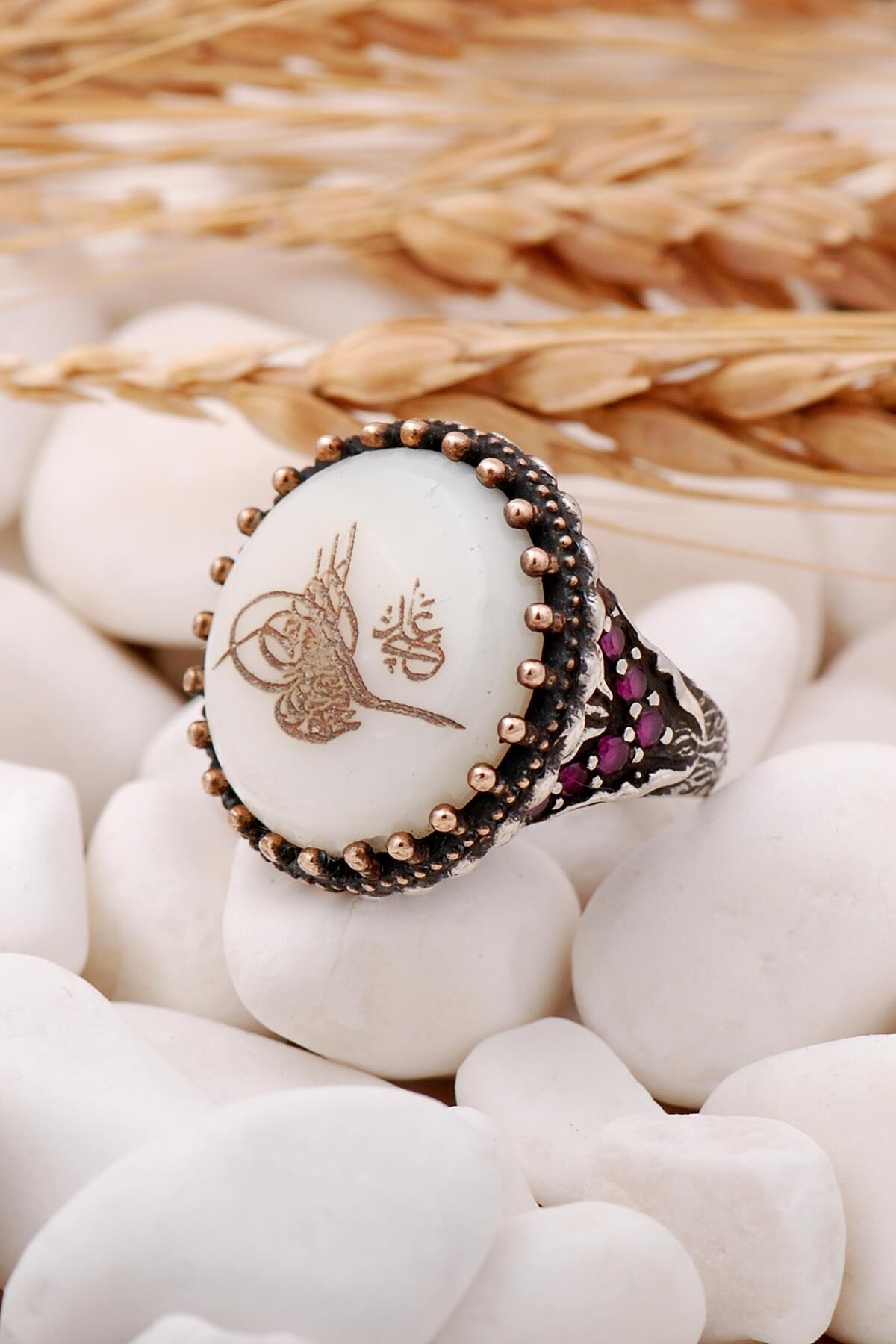 Osmalı Tuğralı Sedef Taşlı Elişi Gümüş Yüzük 64