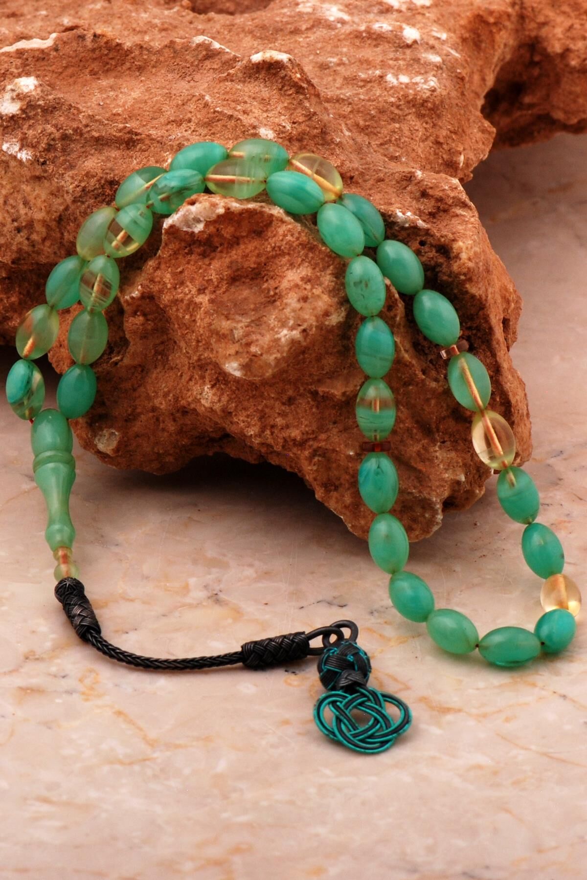 Usta İşi Hareli Ateş Kehribarı Kazaziye İşlemeli Gümüş Tesbih 364