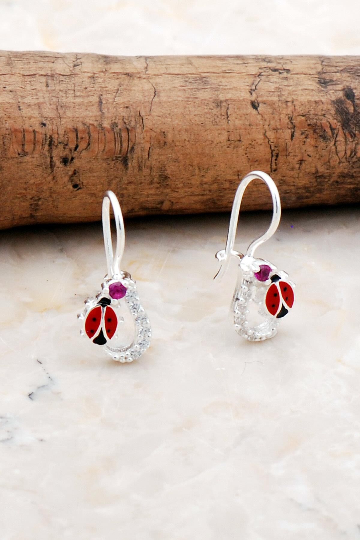 Uğur Böceği Mineli Gümüş Çocuk Küpe 5331