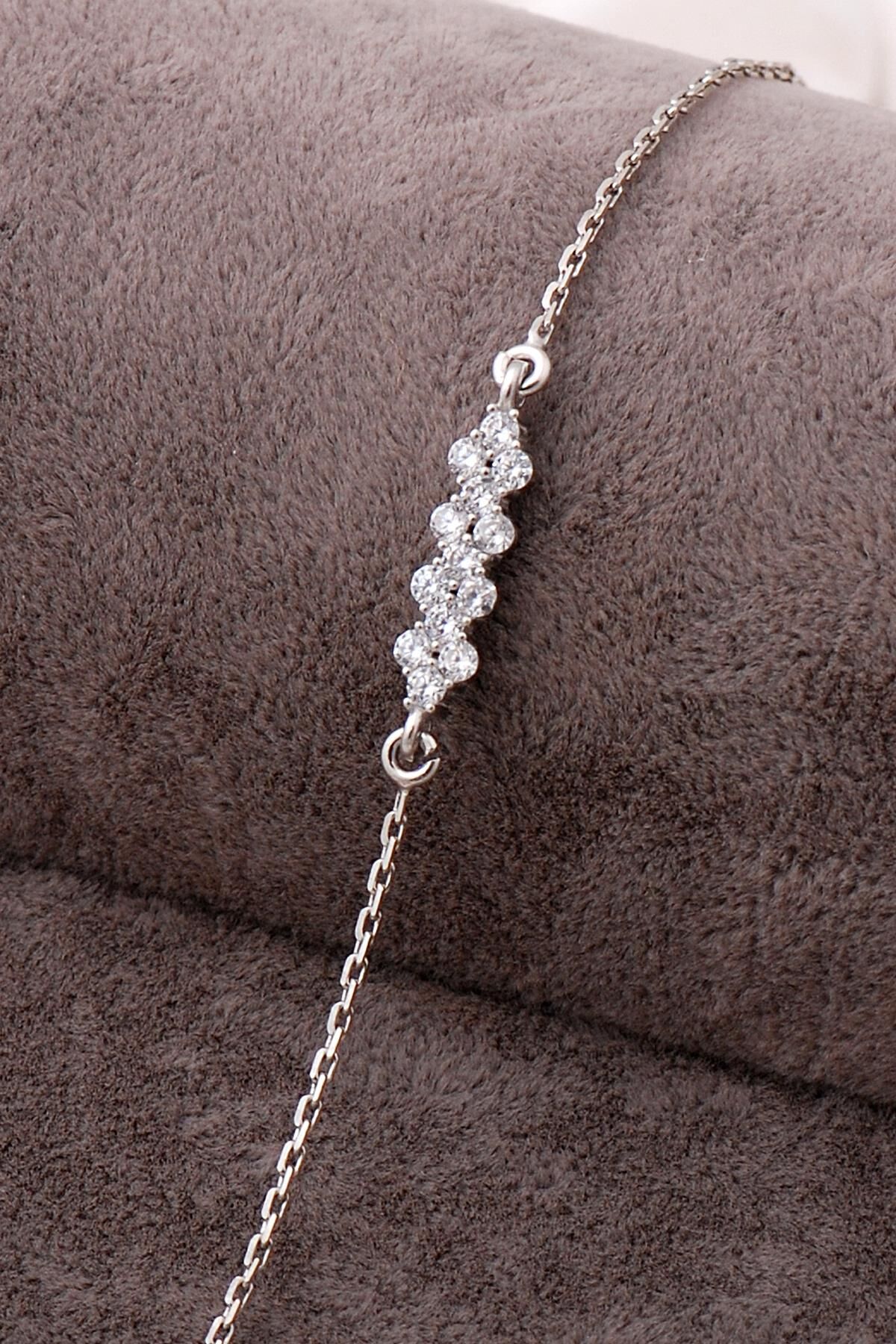 Sıra Taşlı Rodyumlu Gümüş Bileklik 3970