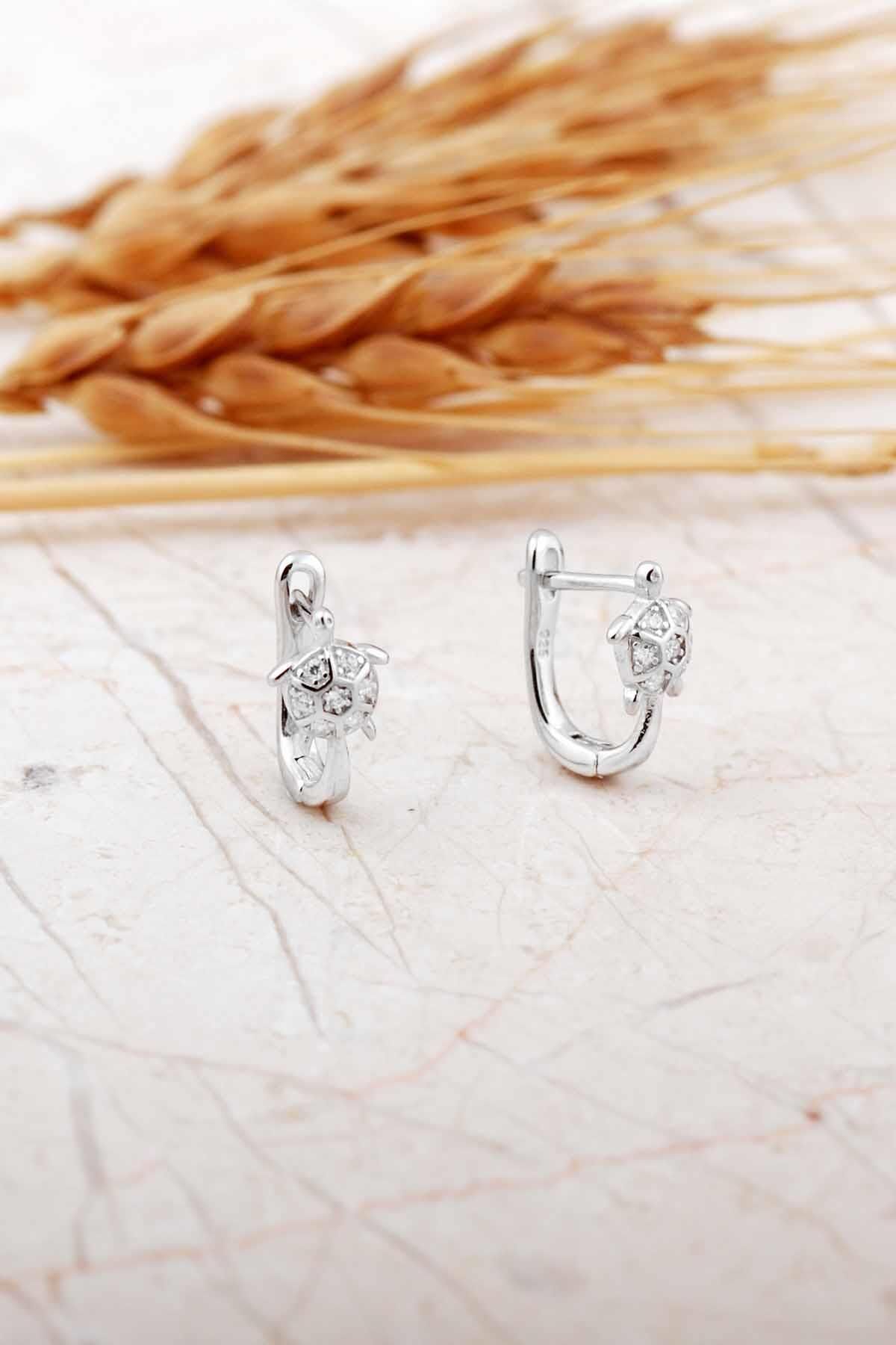 Taşlı Kaplumbağa Rodyumlu Gümüş Çocuk Küpe 7294