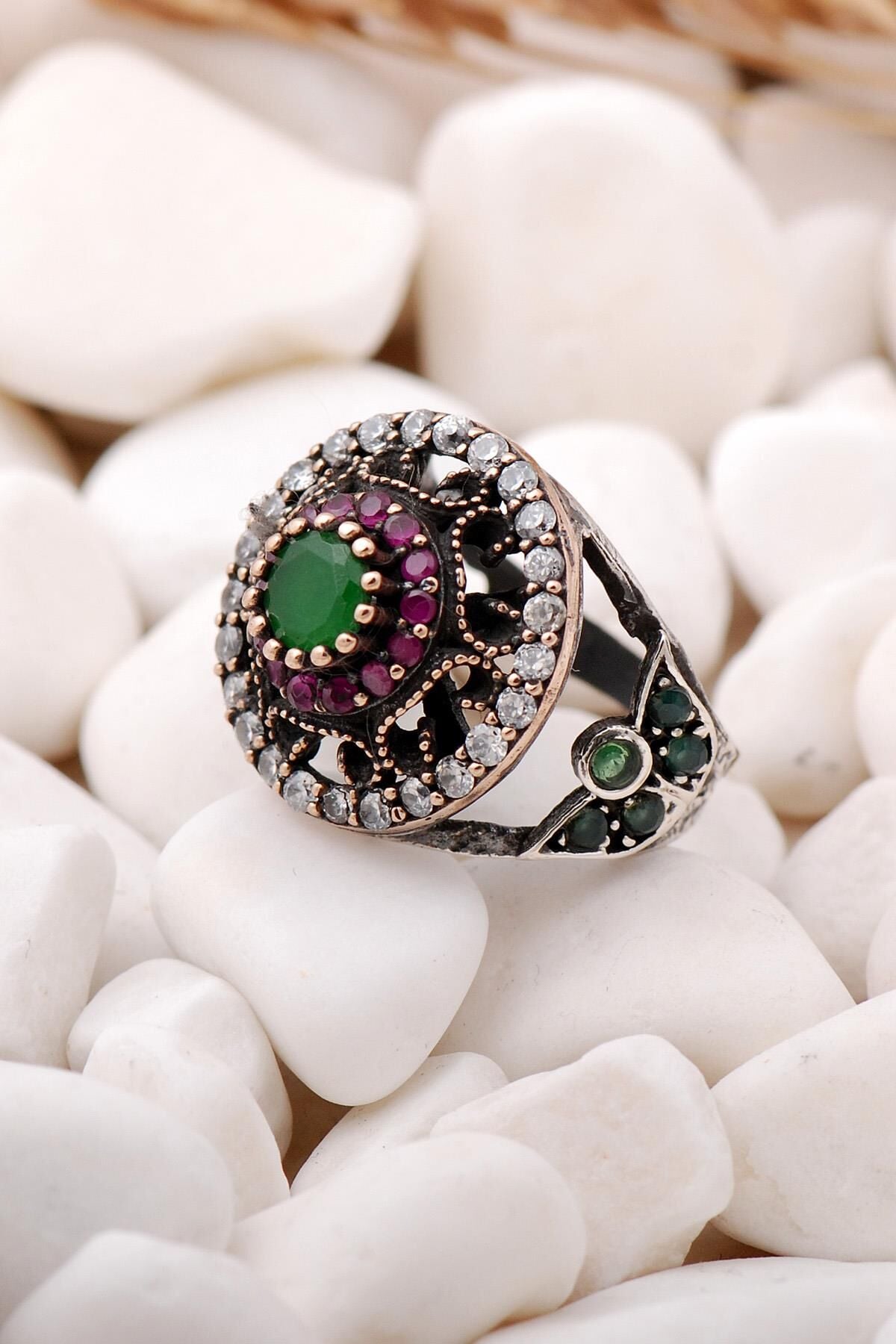 Kök Zümrüt Taşlı Elişi Gümüş Yüzük 129