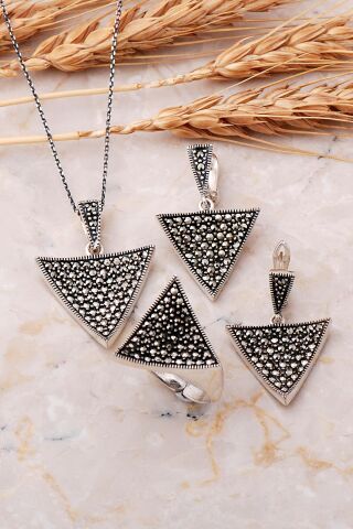 Markazit Taşlı Üçgen Tasarım Gümüş Set 2500