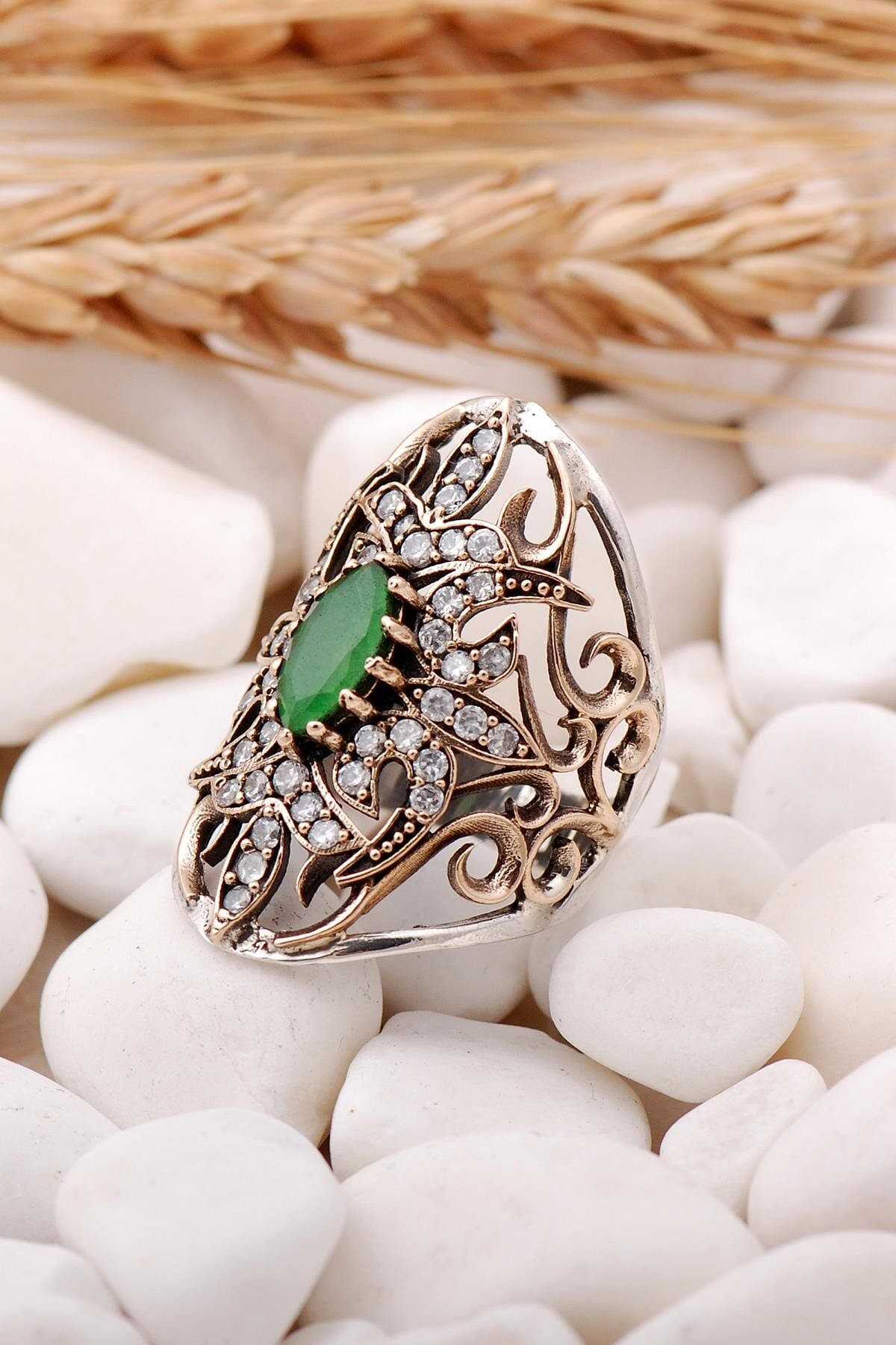 Kök Zümrüt Taşlı Tasarım Elişi Gümüş Yüzük 136