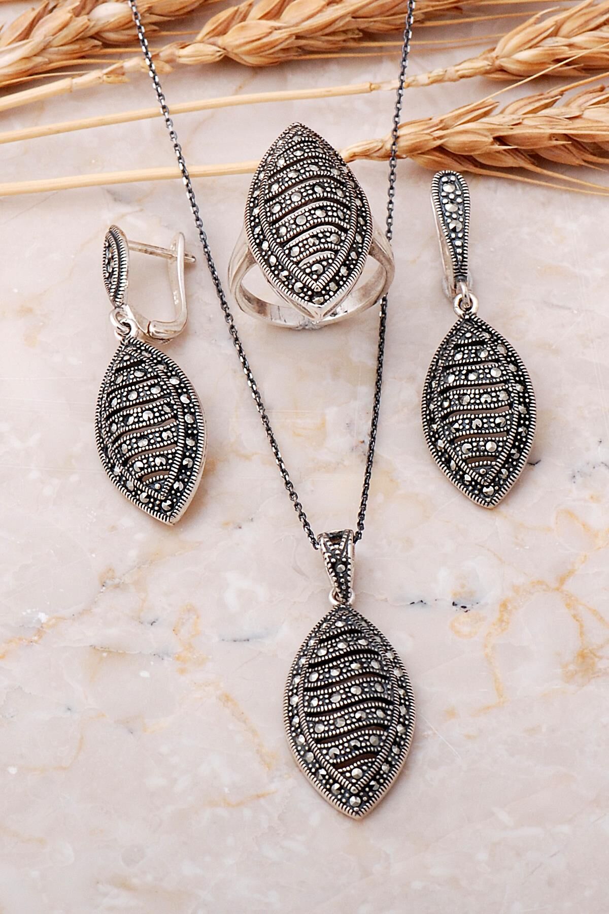 Markazit Taşlı Mekik Tasarım Gümüş Set 2501