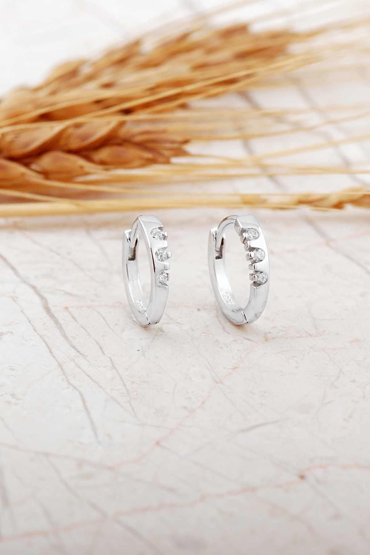 Taşlı Rodyumlu Gümüş Mini Halka Küpe 7305