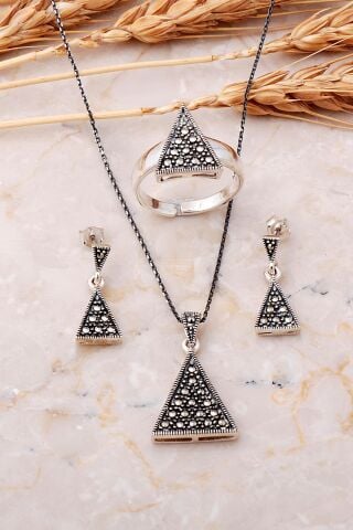 Üçgen Markazit Taşlı Gümüş Set 2507