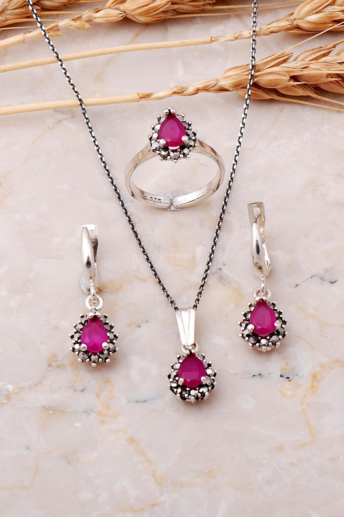 Yakut ve Markazit Taşlı Damla Gümüş Set 2514