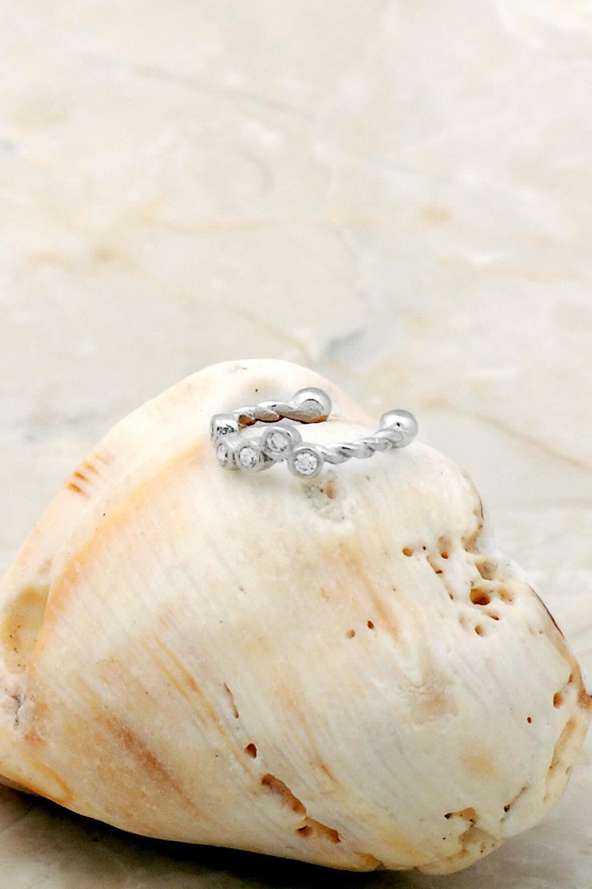 Burgu Rodyumlu Gümüş Kıkırdak Küpe 5367