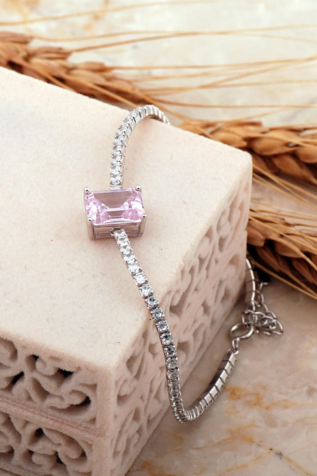 Pembe Topaz Taşlı Su Yolu Rodyumlu Gümüş Bileklik 4650