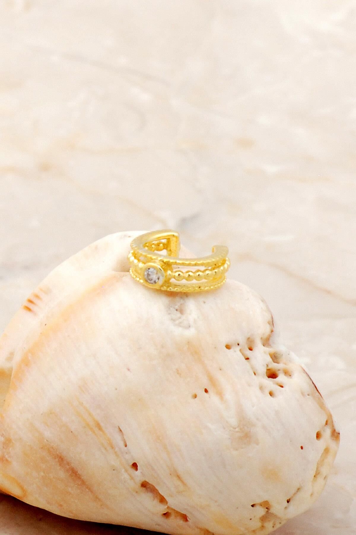 Tek Taş Altın Yaldızlı Gümüş Kıkırdak Küpe 5371