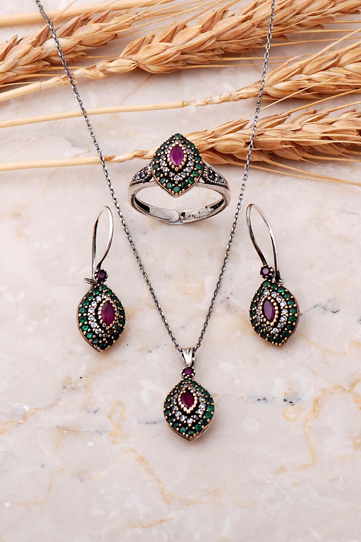 Yakut ve Zümrüt Taşlı Elişi Gümüş Set 2524