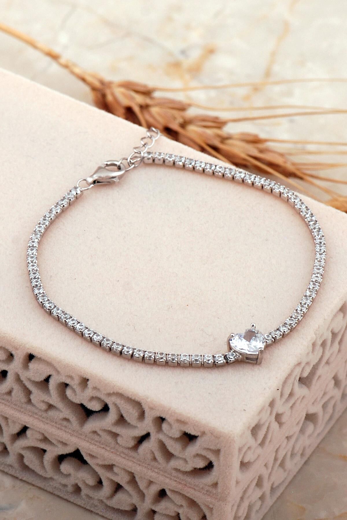 Işıltılı Kalp Su Yolu Rodyumlu Gümüş Bileklik 4651