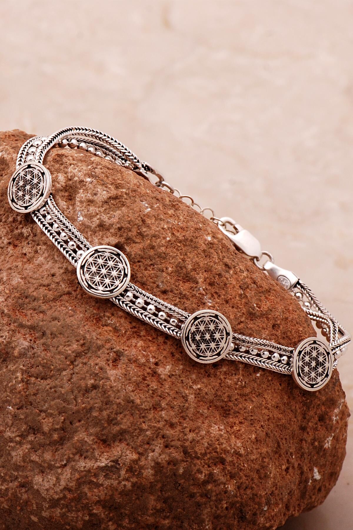 Yaşam Çiçeği Hasır Elişi Oksitli Tasarım Gümüş Bileklik 4335