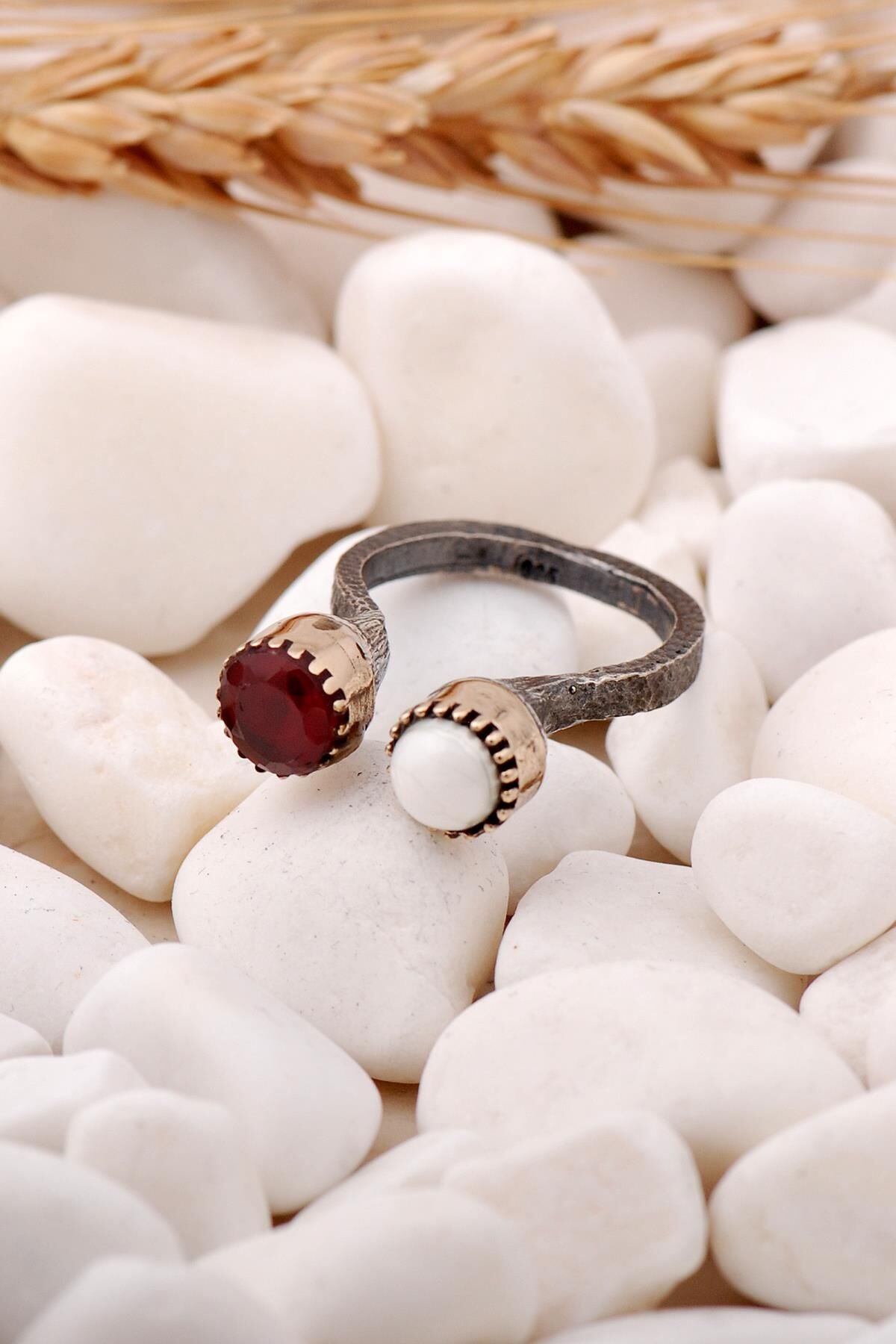 Kök Yakut ve İnci Taşlı Çift Başlıklı Gümüş Yüzük 180