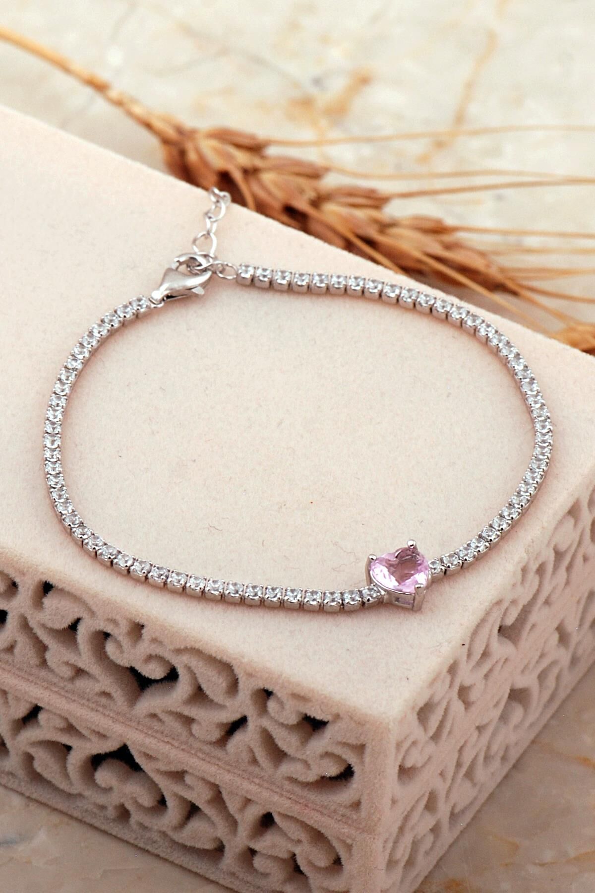 Pembe Topaz Taşlı Işıltılı Kalp Su Yolu Rodyumlu Gümüş Bileklik 4652