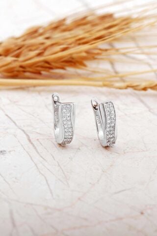 Taşlı Tasarım Rodyumlu Gümüş J Küpe 7326