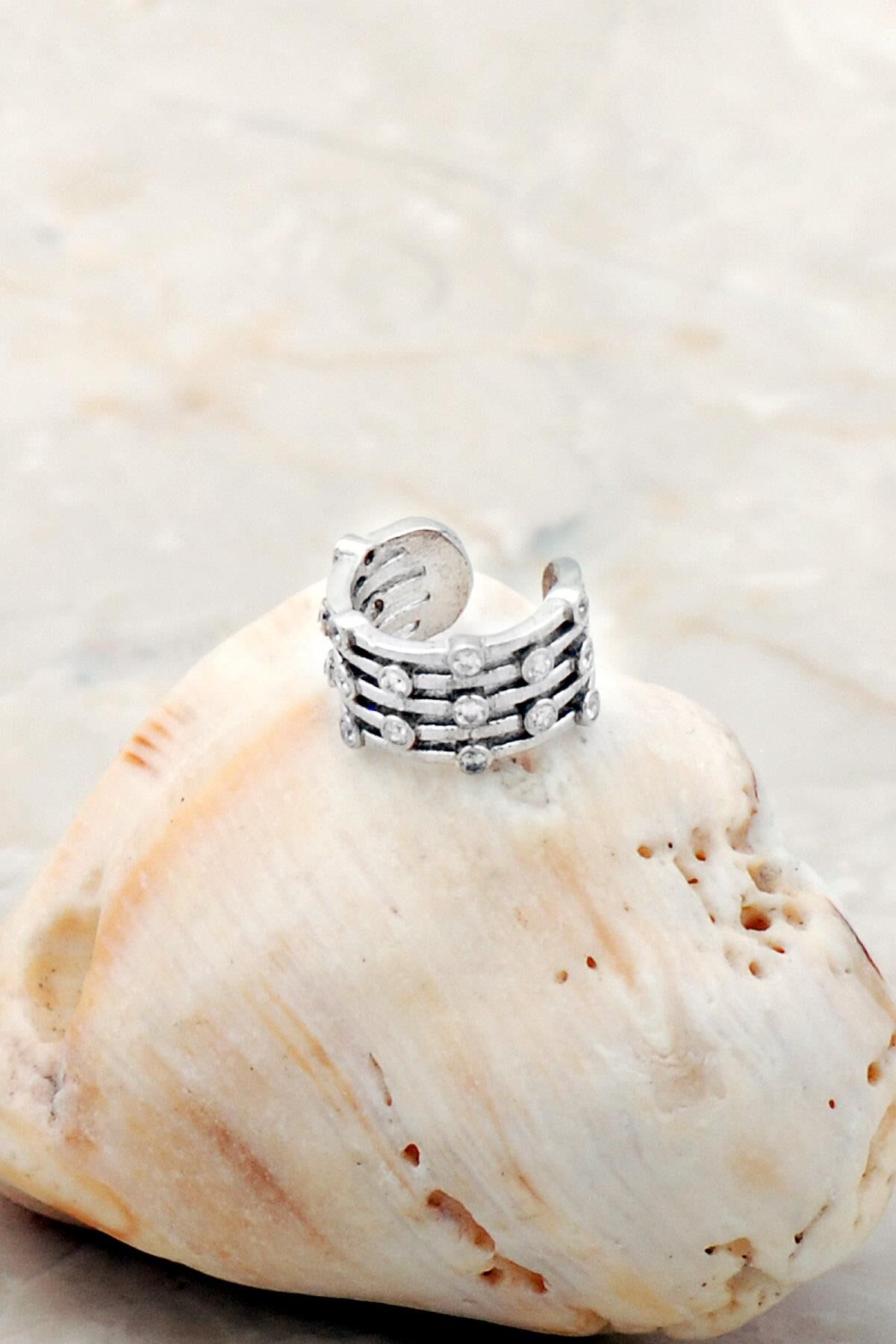 Taşlı Rodyumlu Gümüş Kıkırdak Küpe 5375