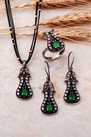 Kök Zümrüt Taşlı Lale Tasarımlı Gümüş Set 373