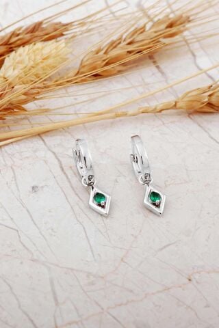 Yeşil Taşlı Rodyumlu Gümüş Halka Küpe 7339