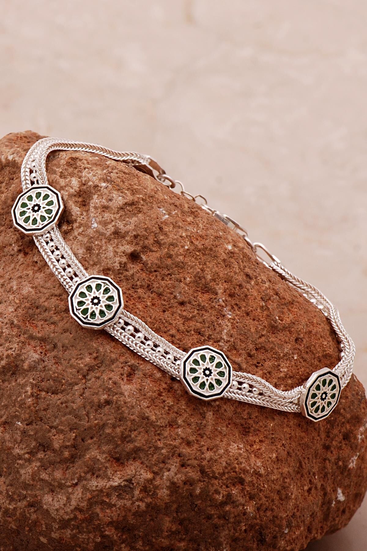 Anadolu Motifli Mineli Hasır Elişi Tasarım Gümüş Bileklik 4351