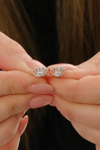 Lotus Çiçeği Rodyumlu Mini Gümüş Küpe 7347