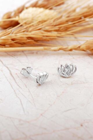Lotus Çiçeği Rodyumlu Mini Gümüş Küpe 7347