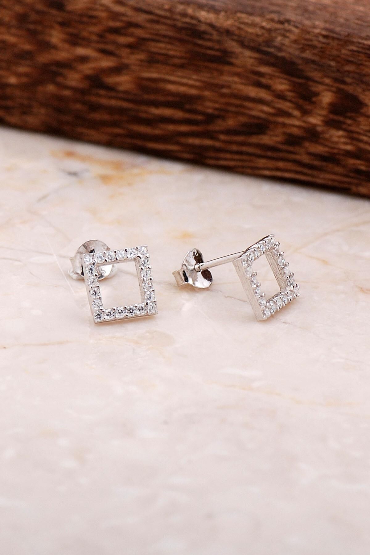 Kare Gümüş Küpe 4811