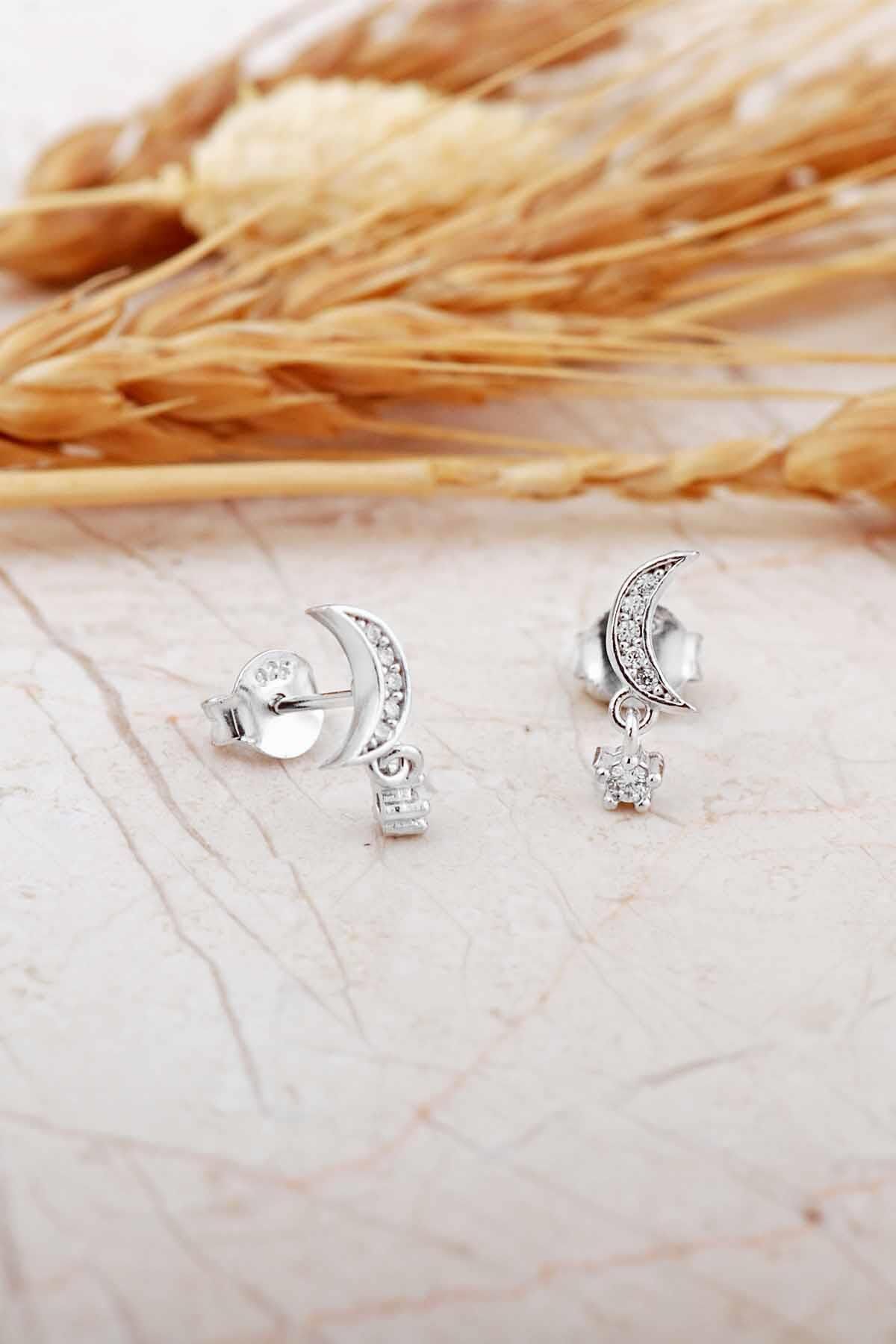 Taşlı Ay Rodyumlu Mini Gümüş Küpe 7348