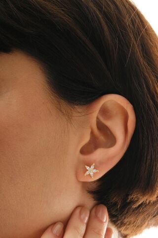 Taşlı Yasemin Çiçeği Altın Kaplama Mini Gümüş Küpe 7353