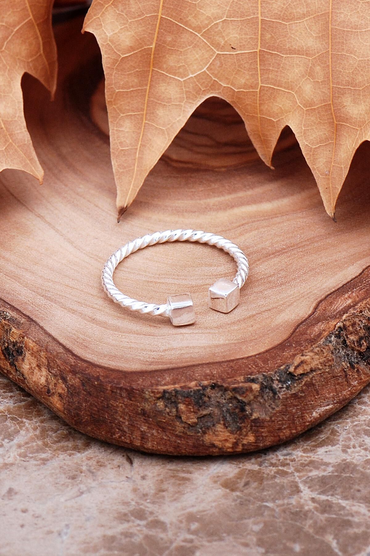 Küp Tasarım Gümüş Yüzük 2947